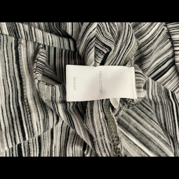 Pure J Jill Space-Dyed Black White Top with Pockets - Picture 8 of 9